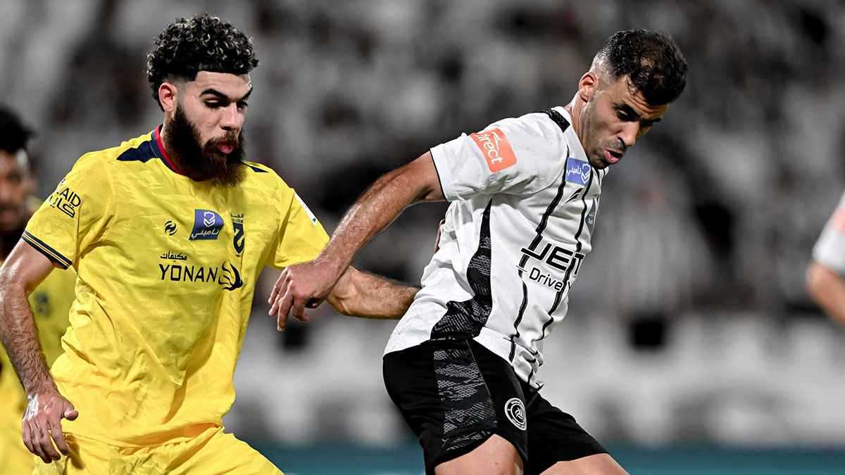 غضب بعد التبديل.. عبد الرزاق حمدالله يدخل في أول أزمة مع مدرب الشباب (فيديو)