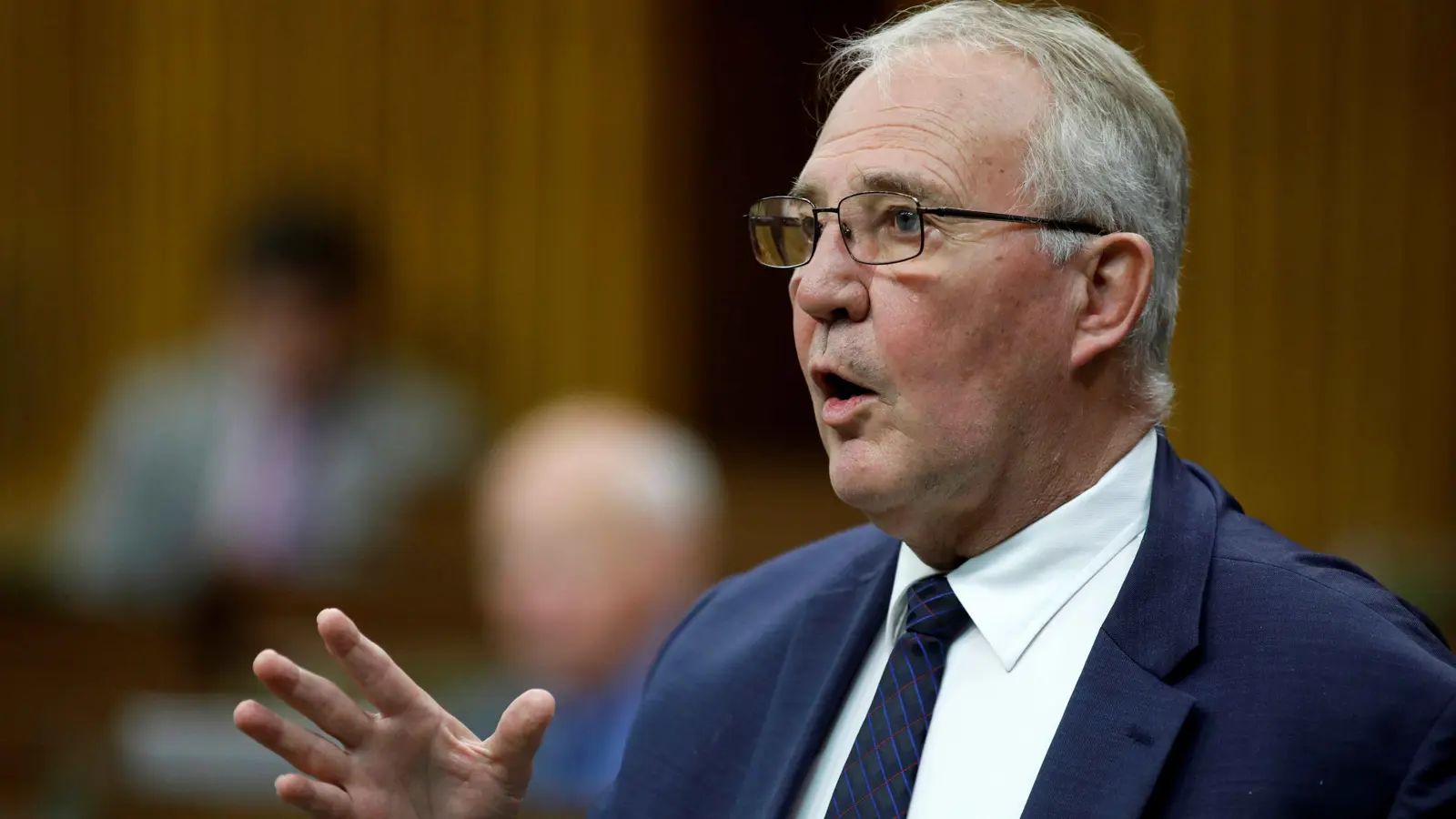 تشمل 324 نوعا.. كندا "تتخلص" من أسلحة بشحنها إلى أوكرانيا