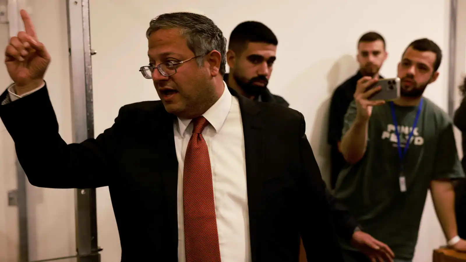 بن غفير يطالب بفرض اختبار "كشف الكذب" على القضاة الإسرائيليين