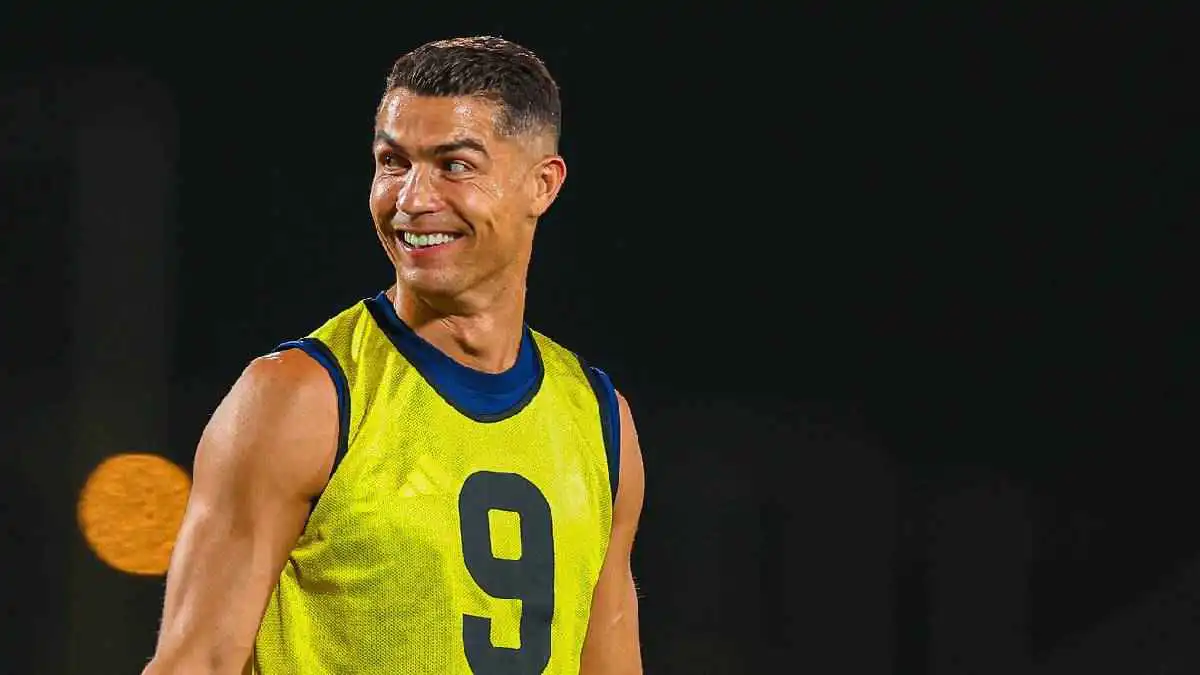 5 نجوم يهددون بخطف جائزة كريستيانو رونالدو