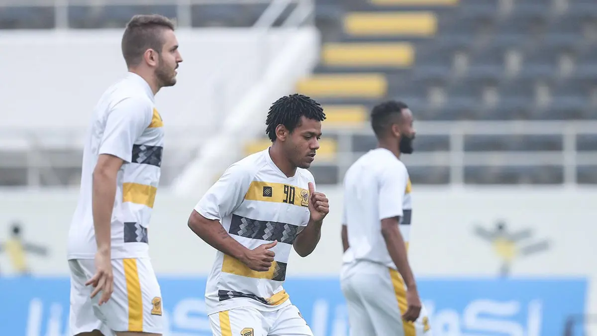 إدارة نادي الاتحاد السعودي تنقذ الفريق من مأزق خطير 