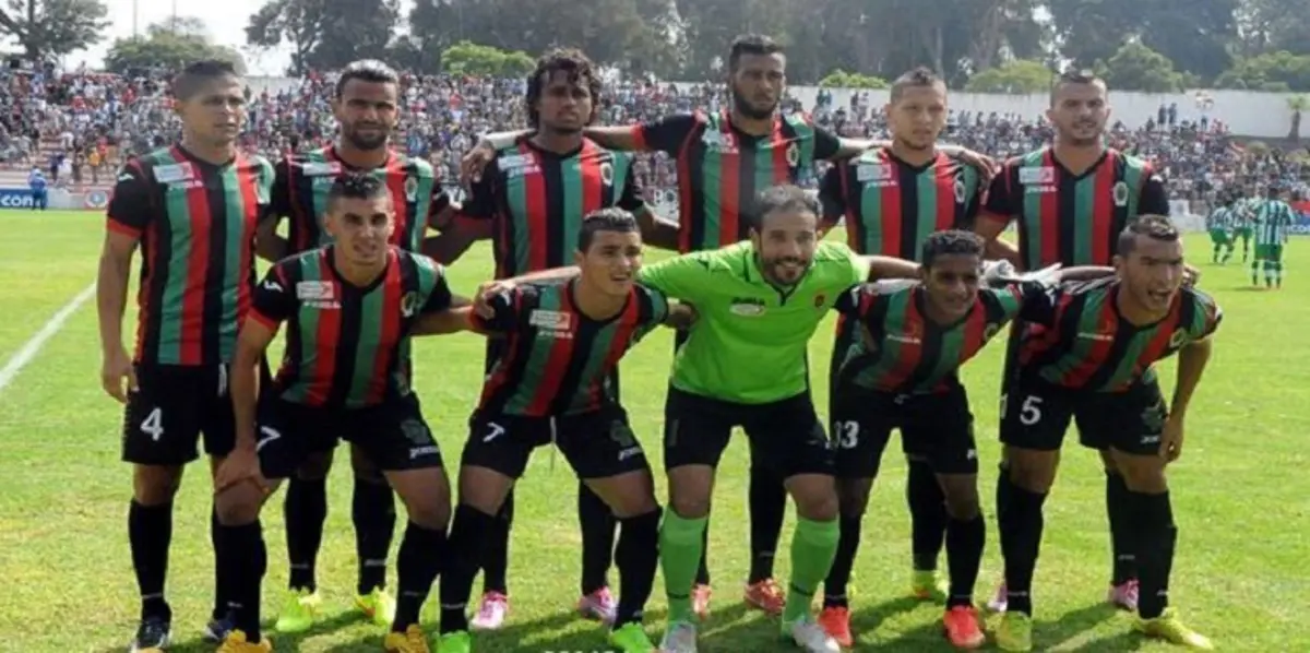 الجيش الملكي يُسقط الرجاء ويضع مدربه في ورطة