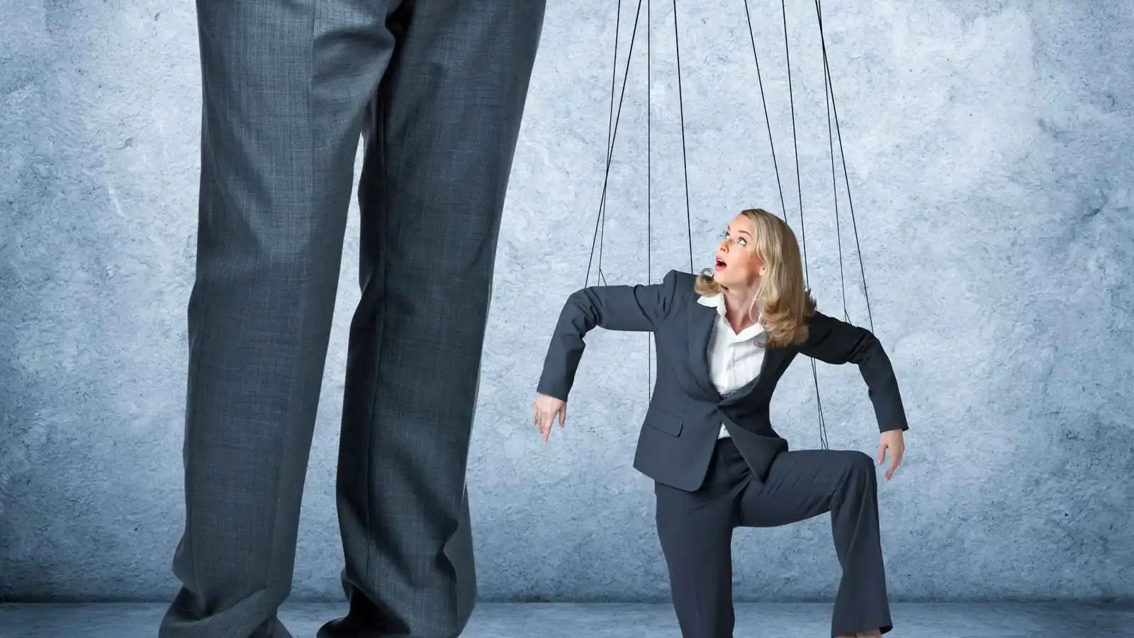 في يوم المرأة.. ثلث رجال "جيل زد" يؤيدون طاعة الزوجة