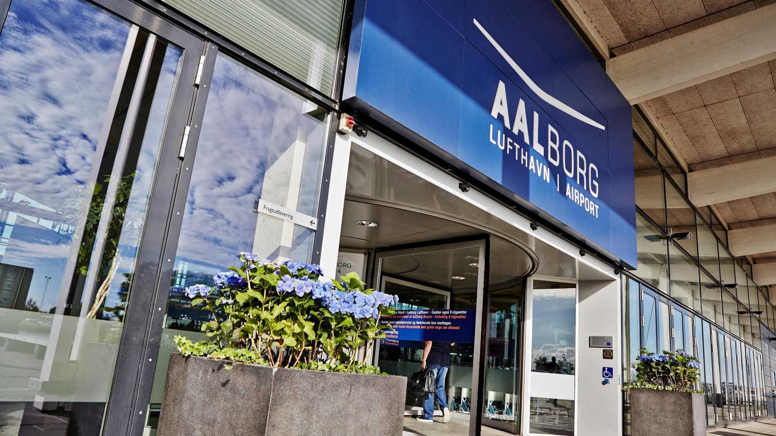 إغلاق مطار دنماركي بعد إنذار بتحليق مسيرات