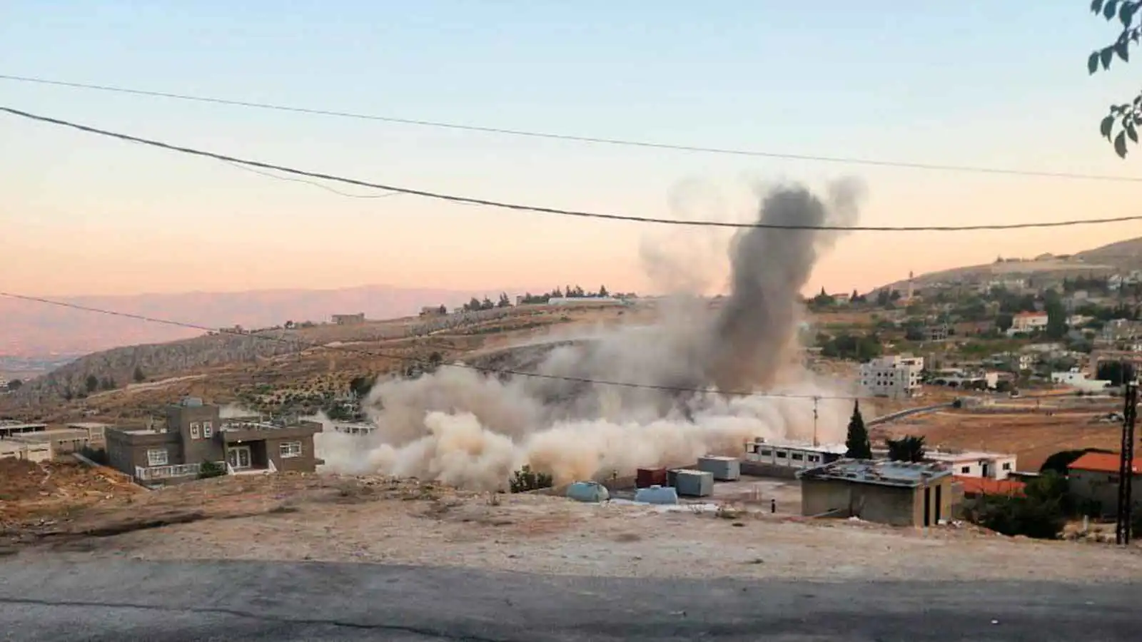 إعادة الإعمار "ممنوعة".. إسرائيل تخطط لـ"خنق" الجنوب اللبناني اقتصادياً