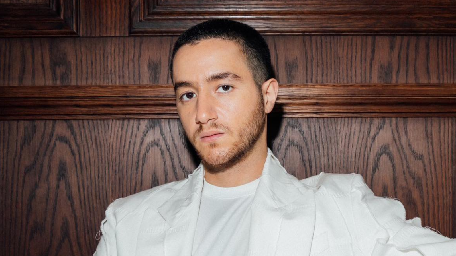 أحمد مالك يكشف مصدر فكرة مسلسل"ولاد الشمس"