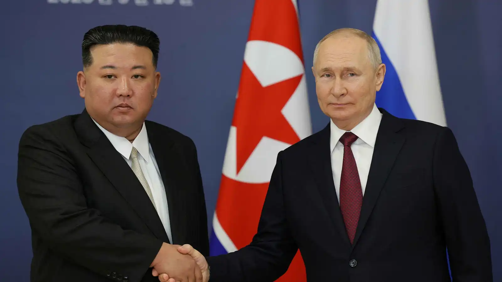 ميدفيديف لكيم: بوتين حريص على تعزيز العلاقات مع كوريا الشمالية