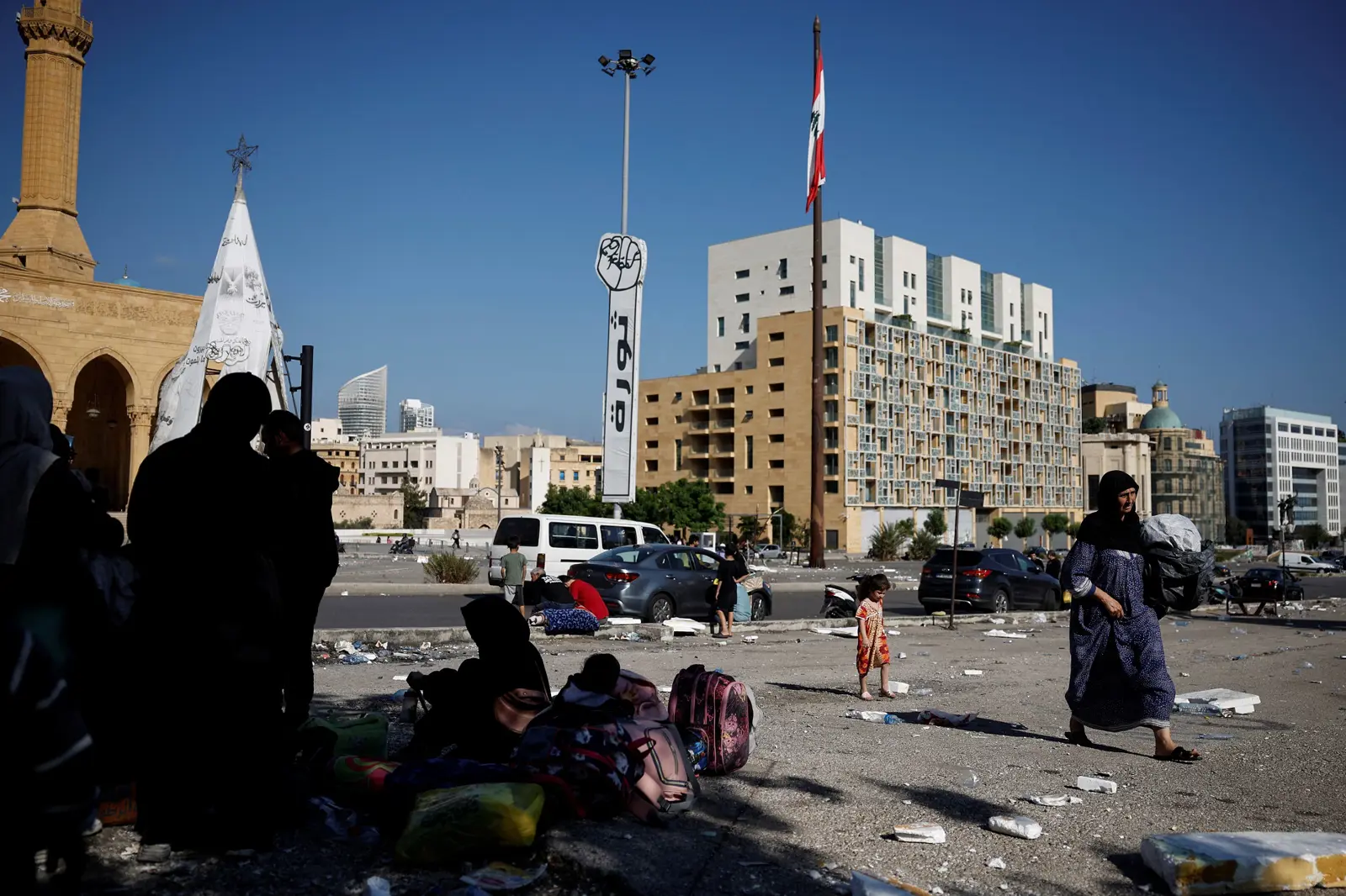 "مليون نازح".. لبنان يعيش أسوأ أزمة إنسانية منذ الحرب الأهلية (فيديو)