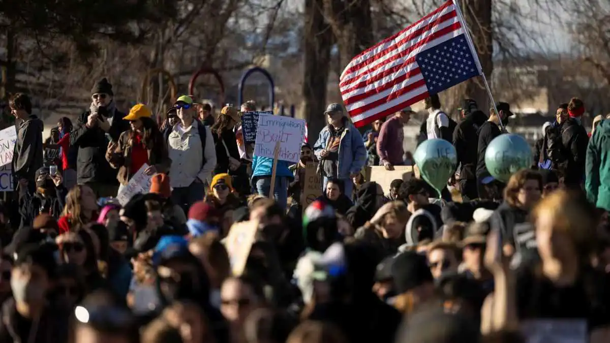 الأمريكيون يغادرون وطنهم.. هل تغيّر الحلم؟