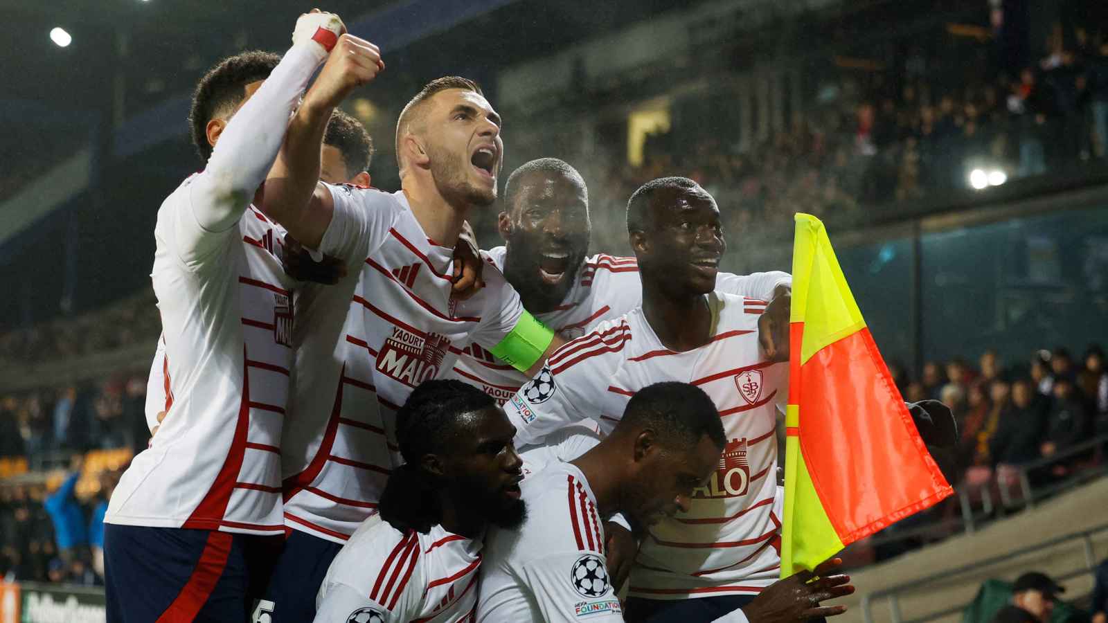 رغم خيبة سان جيرمان.. أندية فرنسا تحقق إنجازا غير مسبوق بدوري أبطال أوروبا