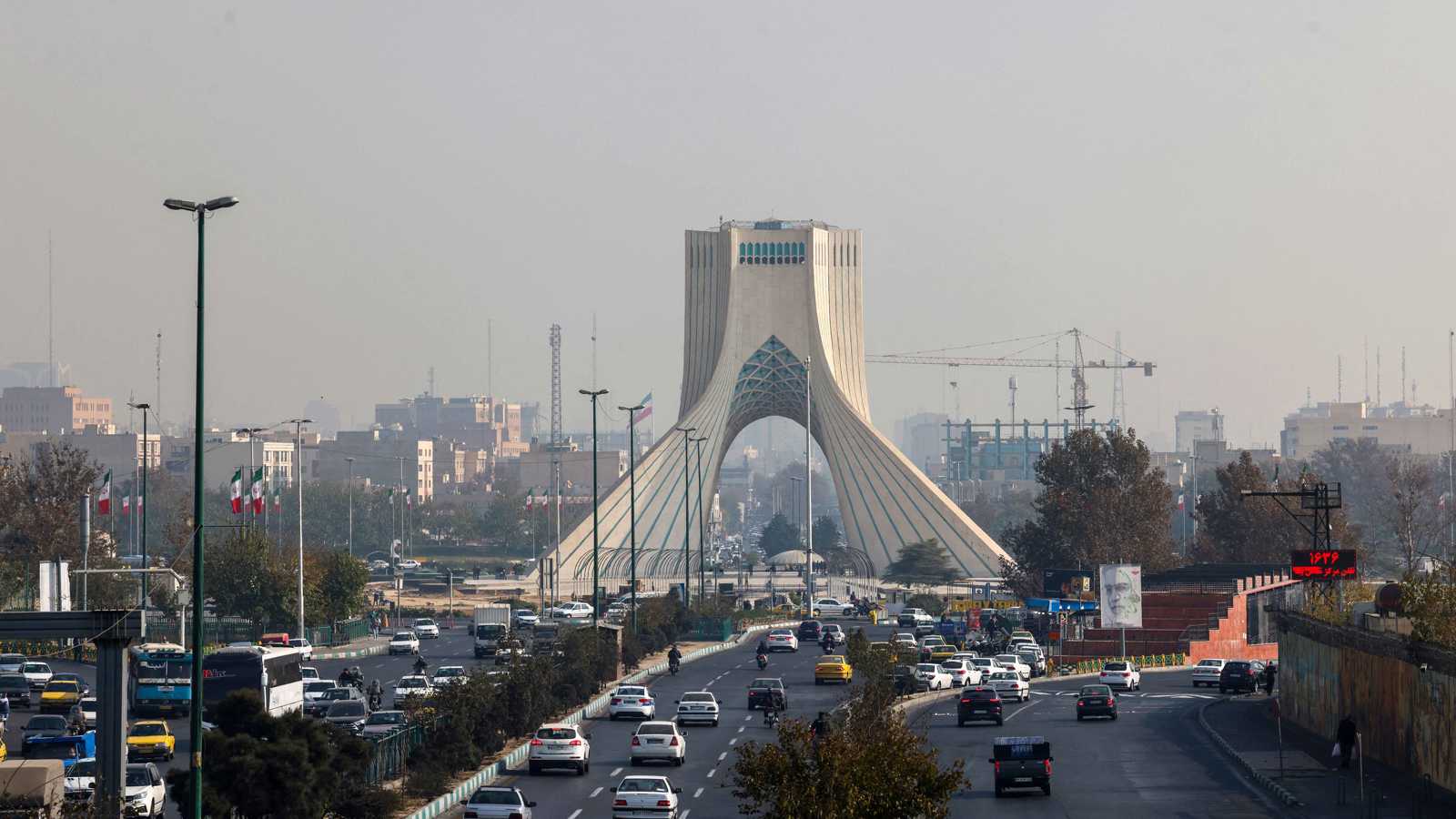 اقتصاد منهك وقوميات محتقنة.. إيران تواجه جبهة داخلية مشتعلة قبل الحرب مع إسرائيل