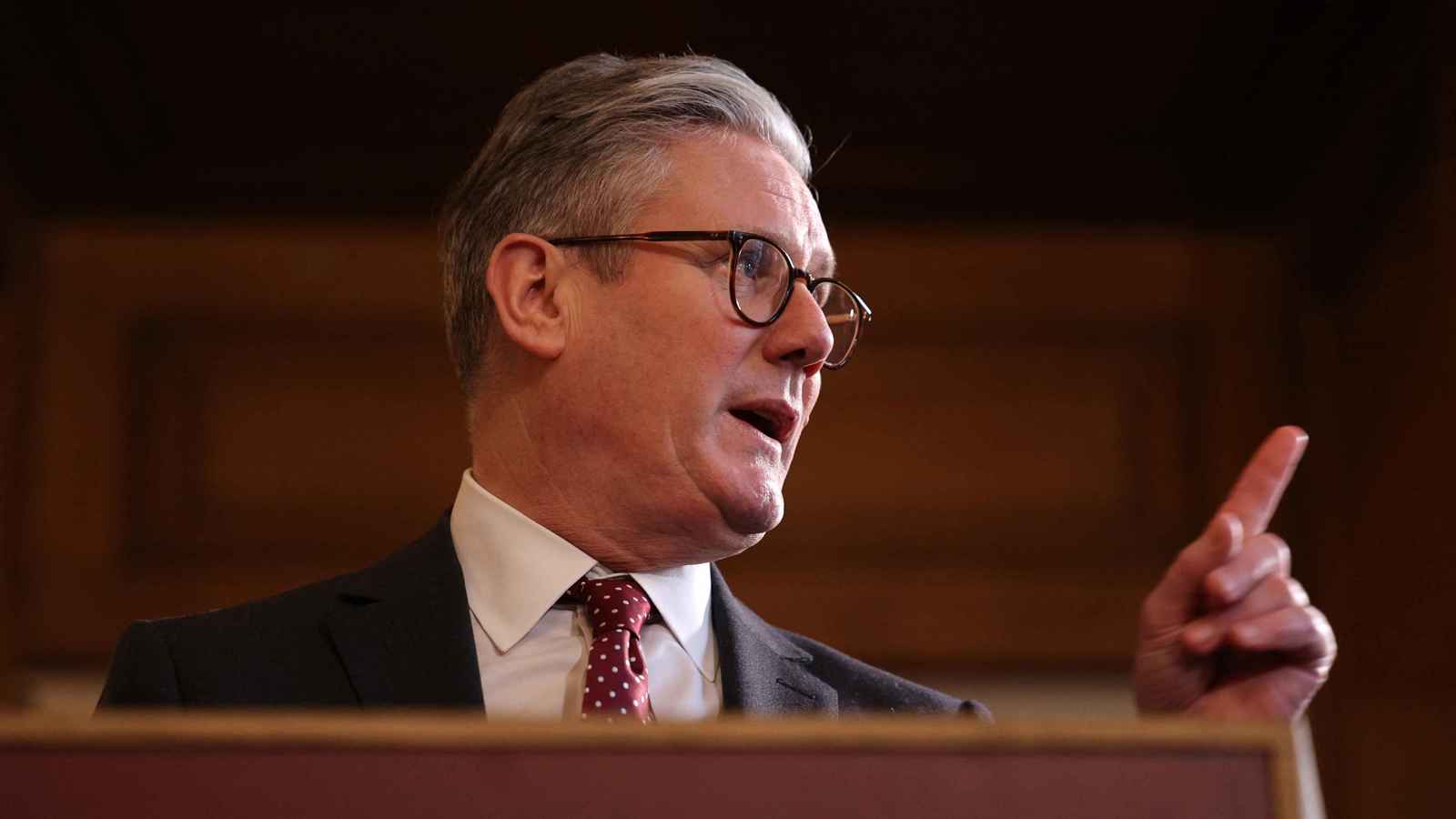 "ضمانة غير كافية".. ستارمر يعلق على صفقة المعادن بين أوكرانيا وأمريكا