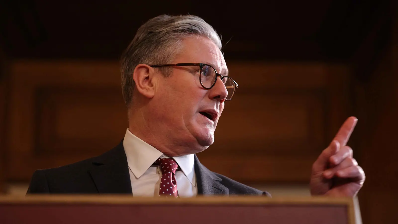 "ضمانة غير كافية".. ستارمر يعلق على صفقة المعادن بين أوكرانيا وأمريكا