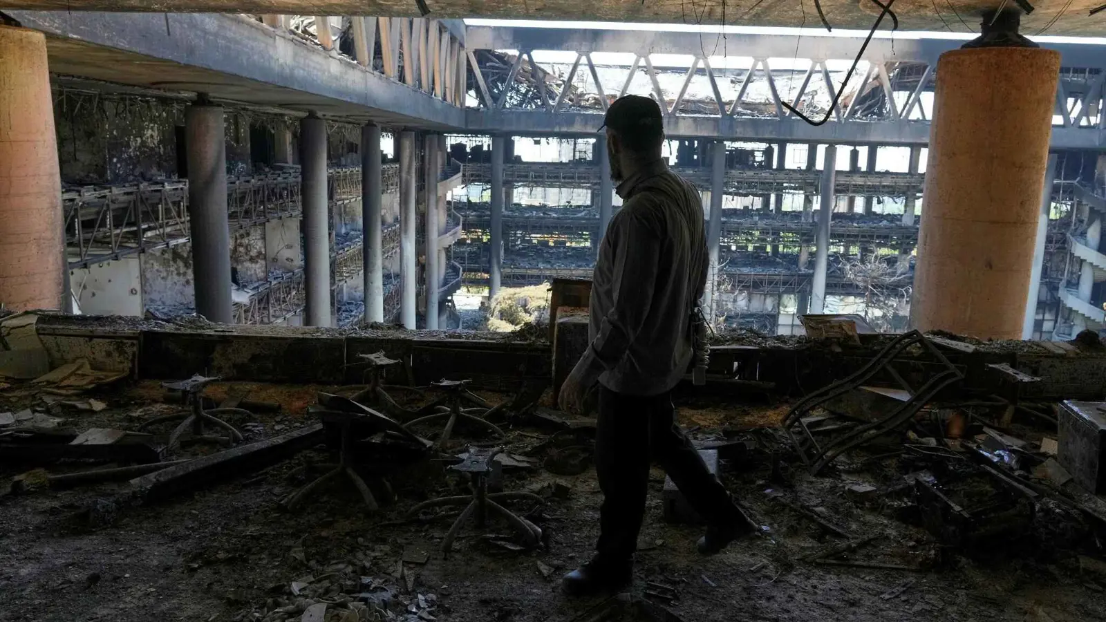 "الغارديان": انضمام أمريكا للحرب ضد إيران "لن يحسمها"