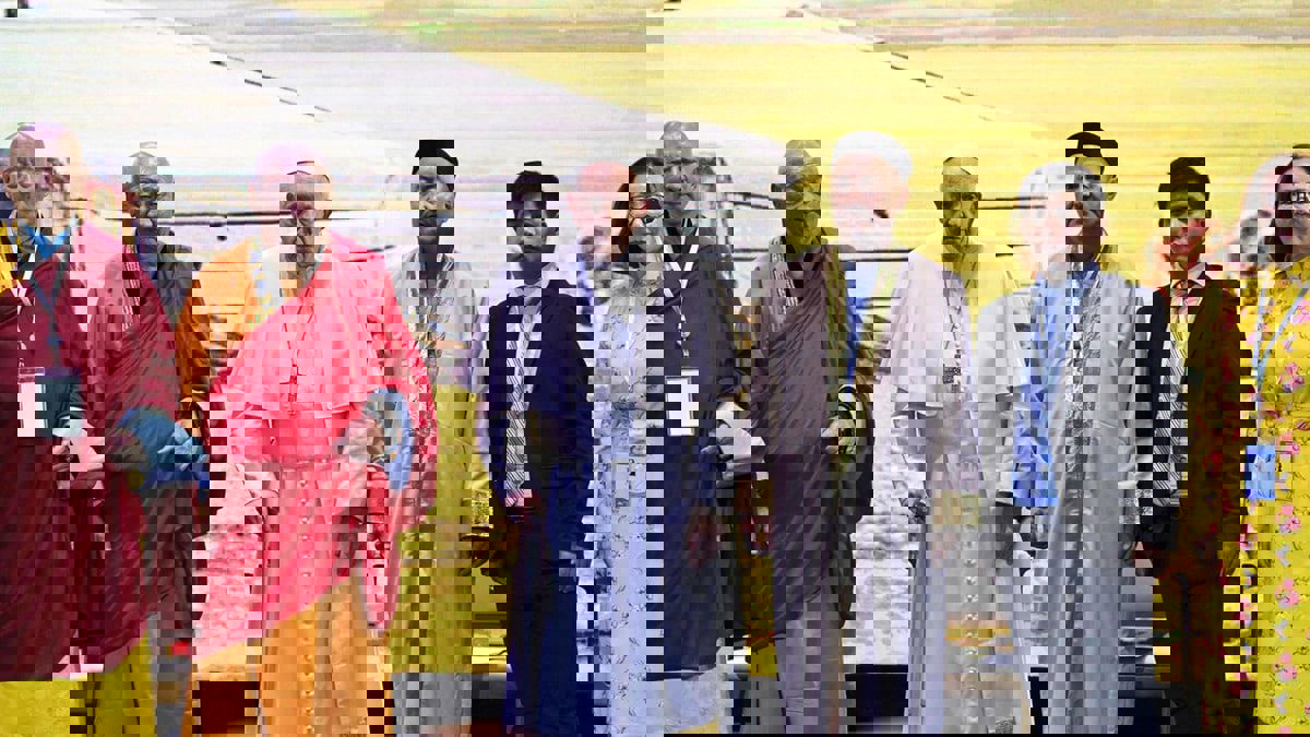 البابا يحث على الحوار بين الأديان لمحاربة التطرف‎