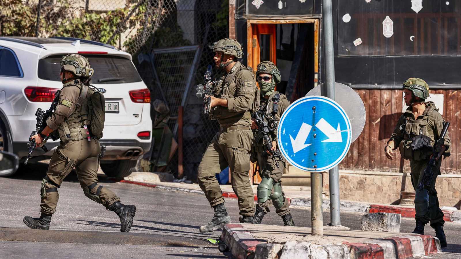 اقتحام الأقصى وإغلاق "الإبراهيمي".. إسرائيل توسع عملياتها في الضفة (فيديو)