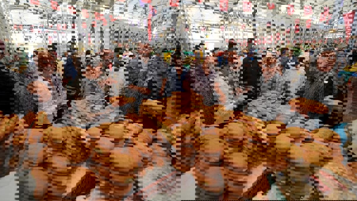 تحذيرات متصاعدة من عجز تجاري قياسي في تونس