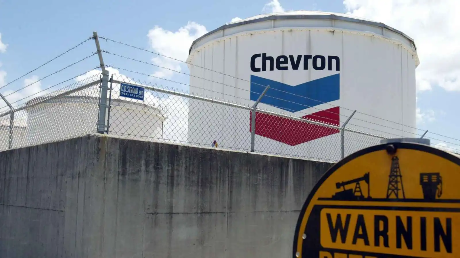 ليبيا توقع اتفاقية مع شيفرون لتقييم موارد النفط والغاز الصخري