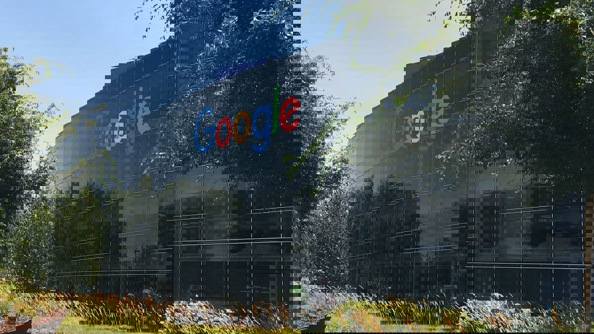 كيف طورت "غوغل" منتجاتها للارتقاء بمزايا المنزل الذكي؟