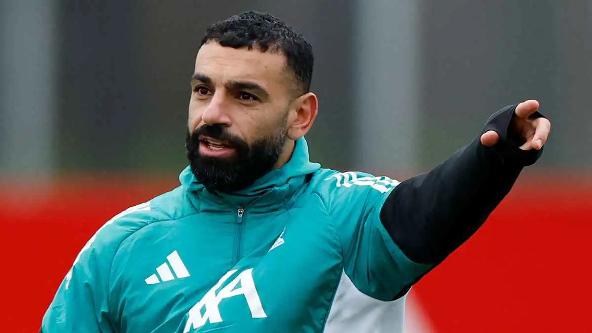 4 إشارات مهمة.. هل يقود محمد صلاح حقبة الاتحاد السعودي الجديدة؟