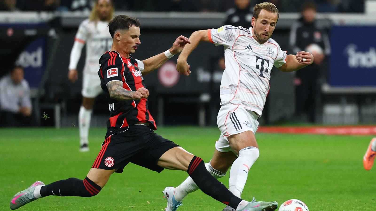 هاري كين يحقق رقماً تاريخياً في انتصار بايرن ميونخ على فرانكفورت (فيديو)