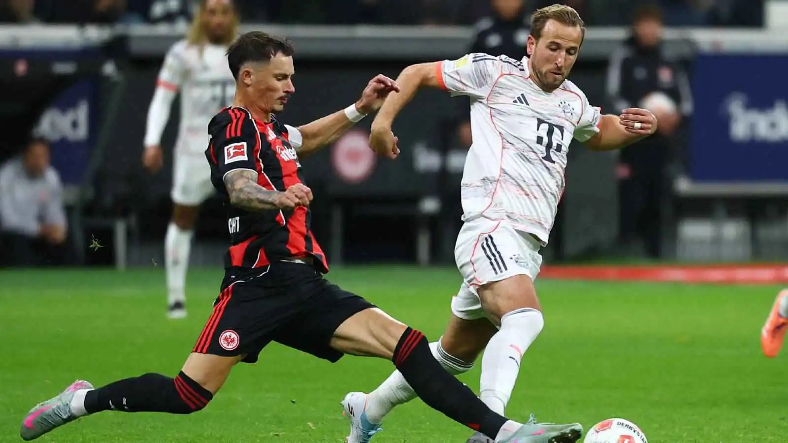 هاري كين يحقق رقماً تاريخياً في انتصار بايرن ميونخ على فرانكفورت (فيديو)