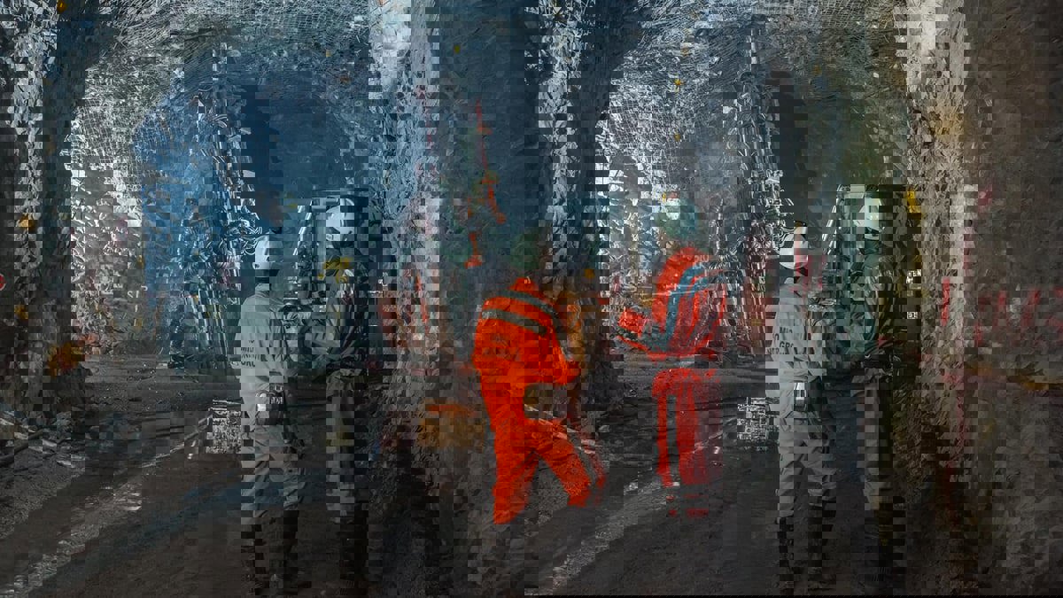 بسبب زيادة العقوبات الأمريكية.. إغلاق 40% من مناجم إيران