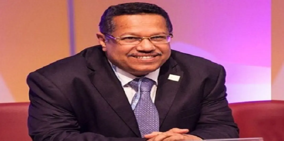 رئيس الحكومة اليمنية يدعو لتكثيف الجهود لإيصال قوافل الإغاثة إلى تعز