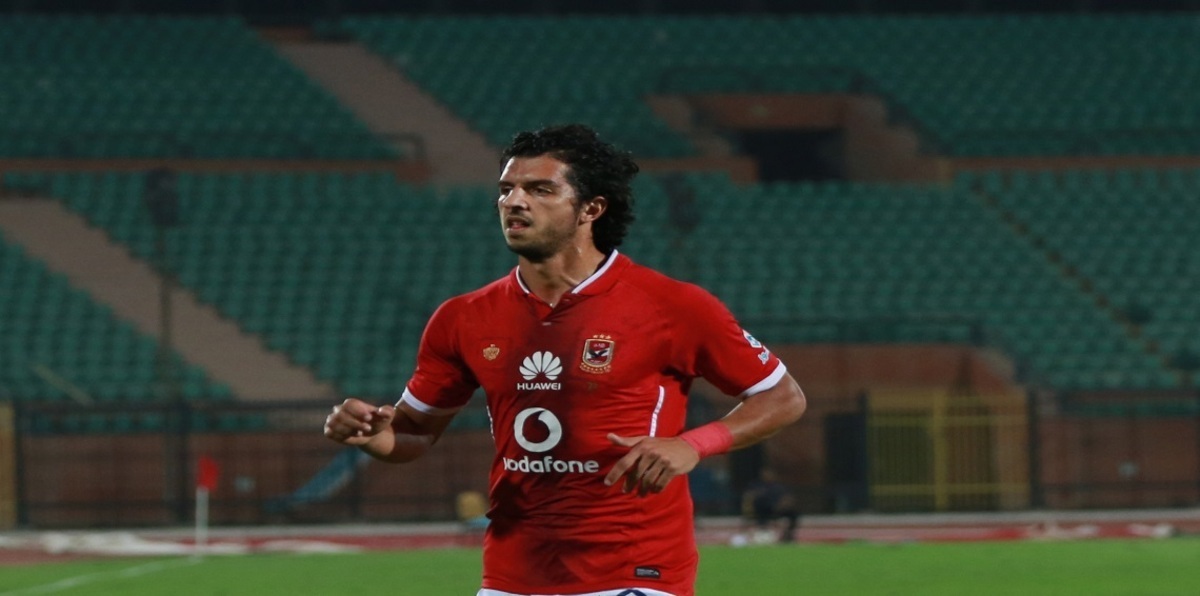 نادي الشباب السعودي يضم عمرو بركات من الأهلي المصري رسميًا لعام ونصف العام(صورة)