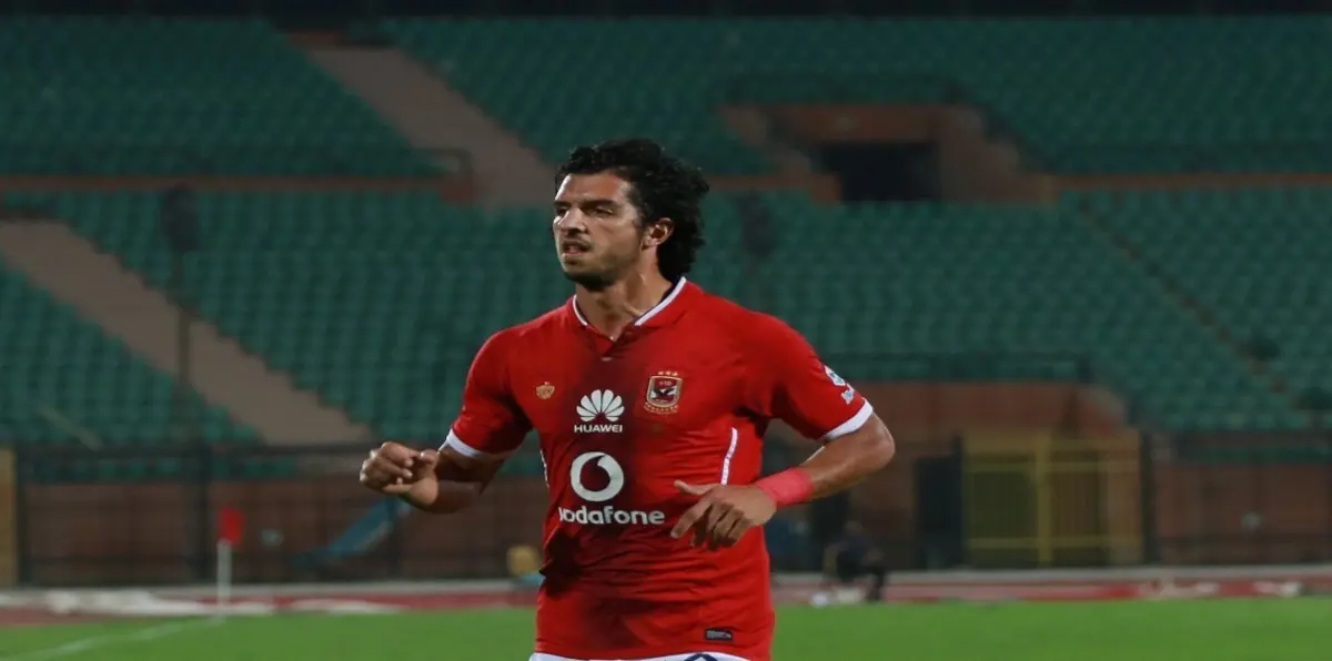 نادي الشباب السعودي يضم عمرو بركات من الأهلي المصري رسميًا لعام ونصف العام(صورة)