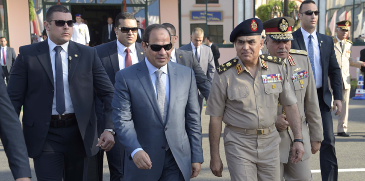 السيسي يحيل قادة المخابرات المصرية للتقاعد