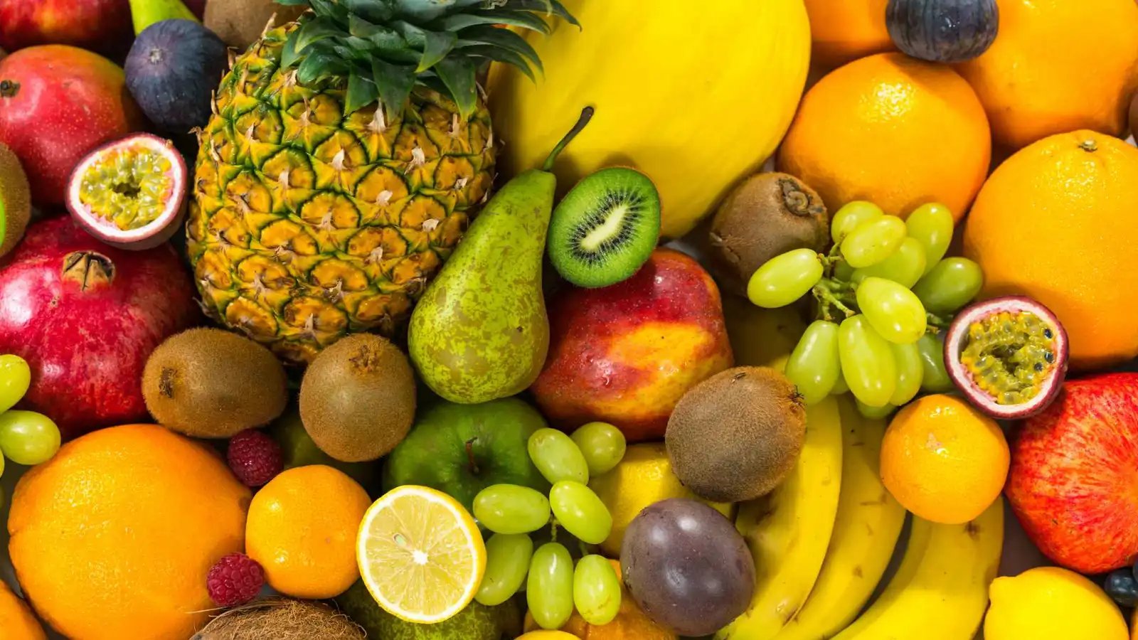 من الموز إلى التوت.. أفضل الفواكه لصحة الأمعاء