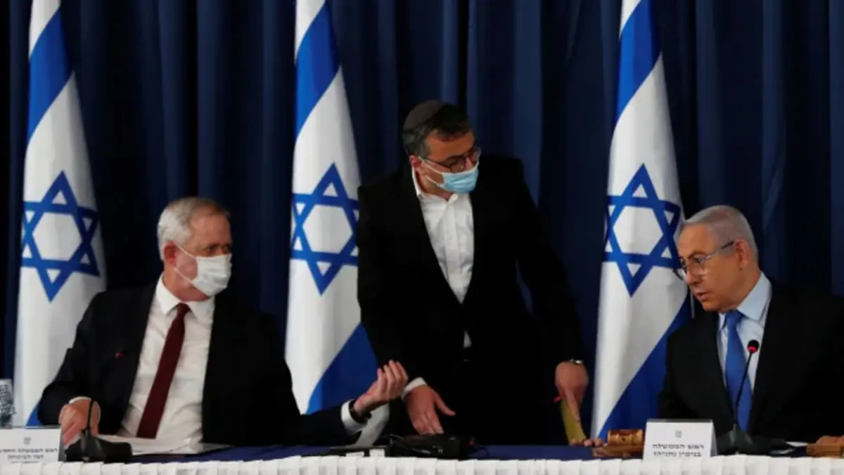 هل يستبدل نتنياهو حكومة يمين ضيقة باتفاق الشراكة مع غانتس؟