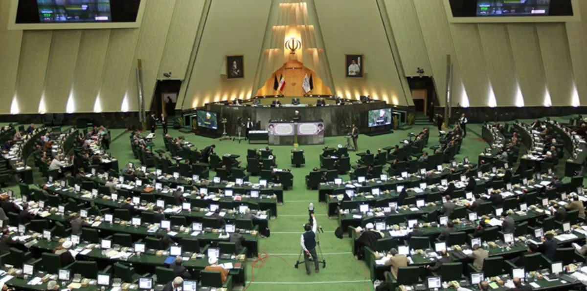تكتل "أهل السنة" في البرلمان الإيراني يطلب التحقيق مع نائب أساء للصحابة