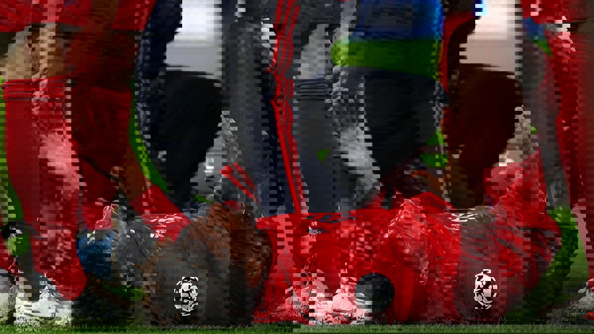 تعرف على تشخيص إصابة كومان الخطيرة خلال مباراة بايرن ميونخ ضد توتنهام (فيديو)