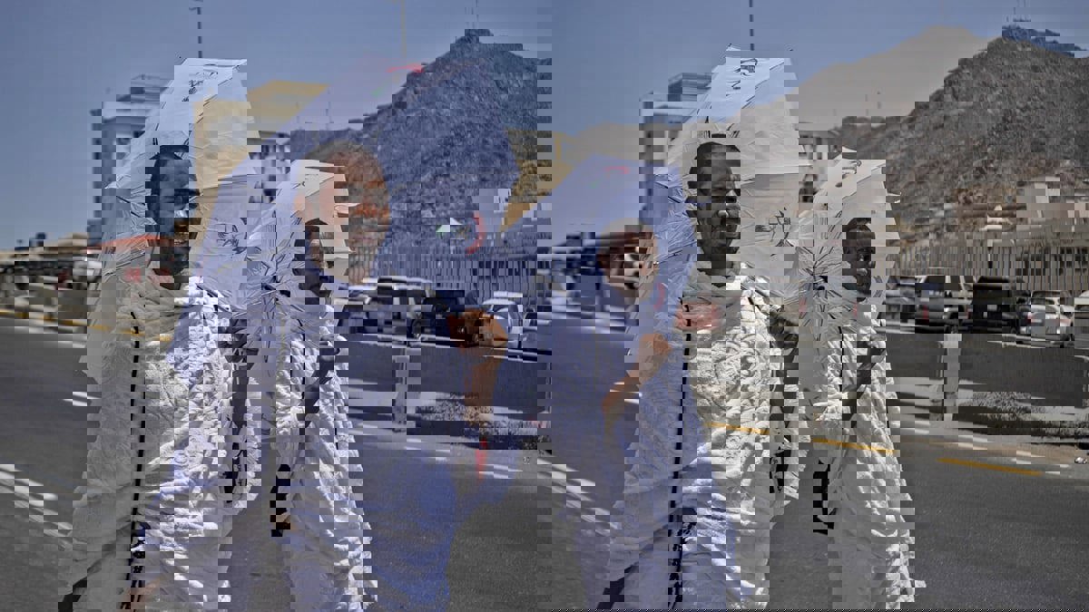 الحجاج على صعيد عرفات لتأدية "الركن الأعظم"