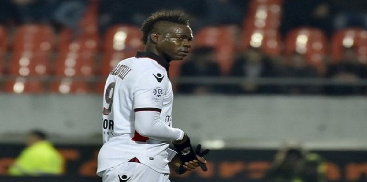 وكيل أعمال بالوتيلي يقترح حلًا غريبًا لإيقاف طرد اللاعب