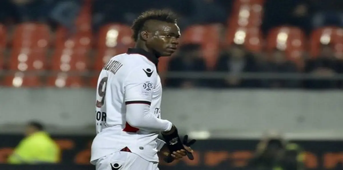 وكيل أعمال بالوتيلي يقترح حلًا غريبًا لإيقاف طرد اللاعب