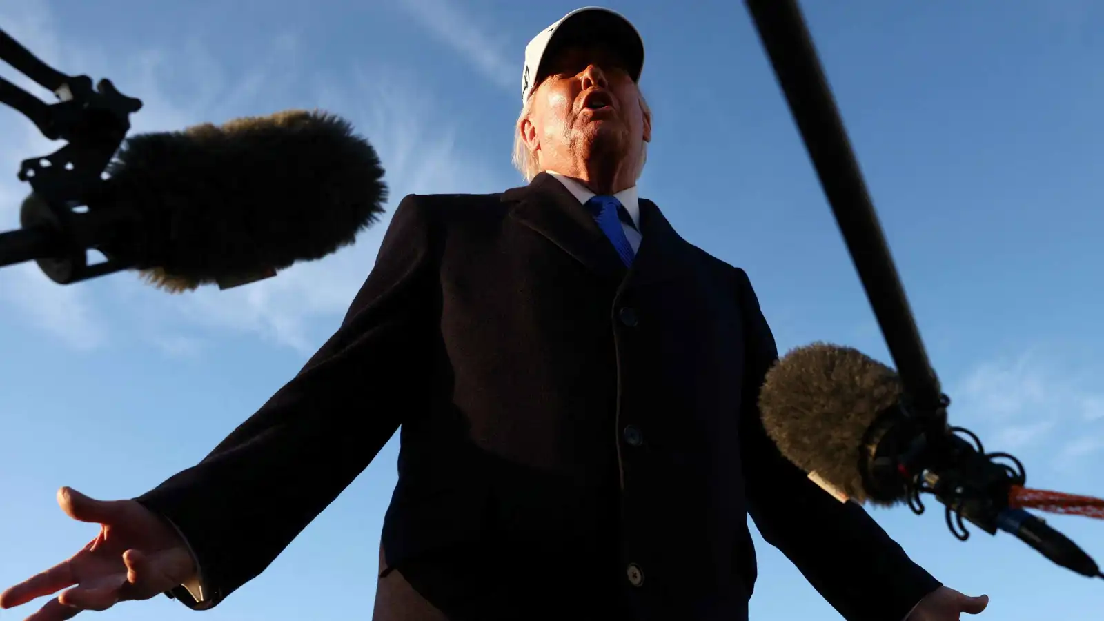 ترامب: البحرية الأمريكية سترافق ناقلات النفط في هرمز "قريباً جداً"