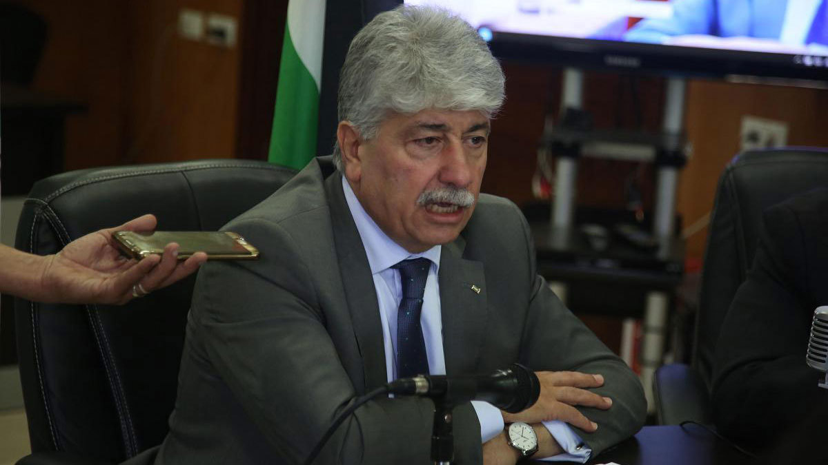 مجدلاني يكشف خطوات القيادة الفلسطينية للرد على قرار إسرائيل اقتطاع أموالها