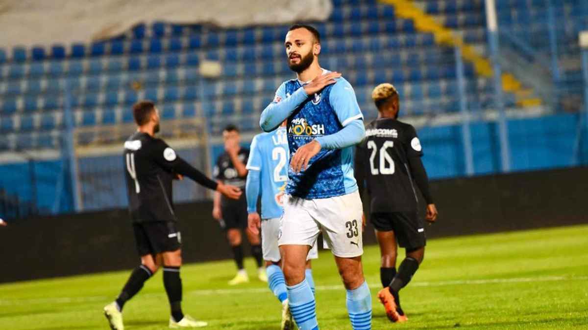 "هاردلك لمشجعي صن داونز الناطقين بالمصرية".. تصريحات نارية من مهاجم بيراميدز