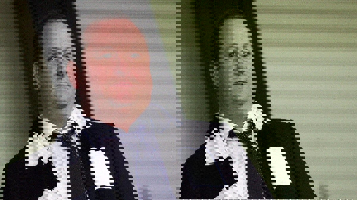 مايك أشلي المالك السابق لنيوكاسل: تلقيت عرضا أعلى ماليا لكني فضلت العرض المناسب