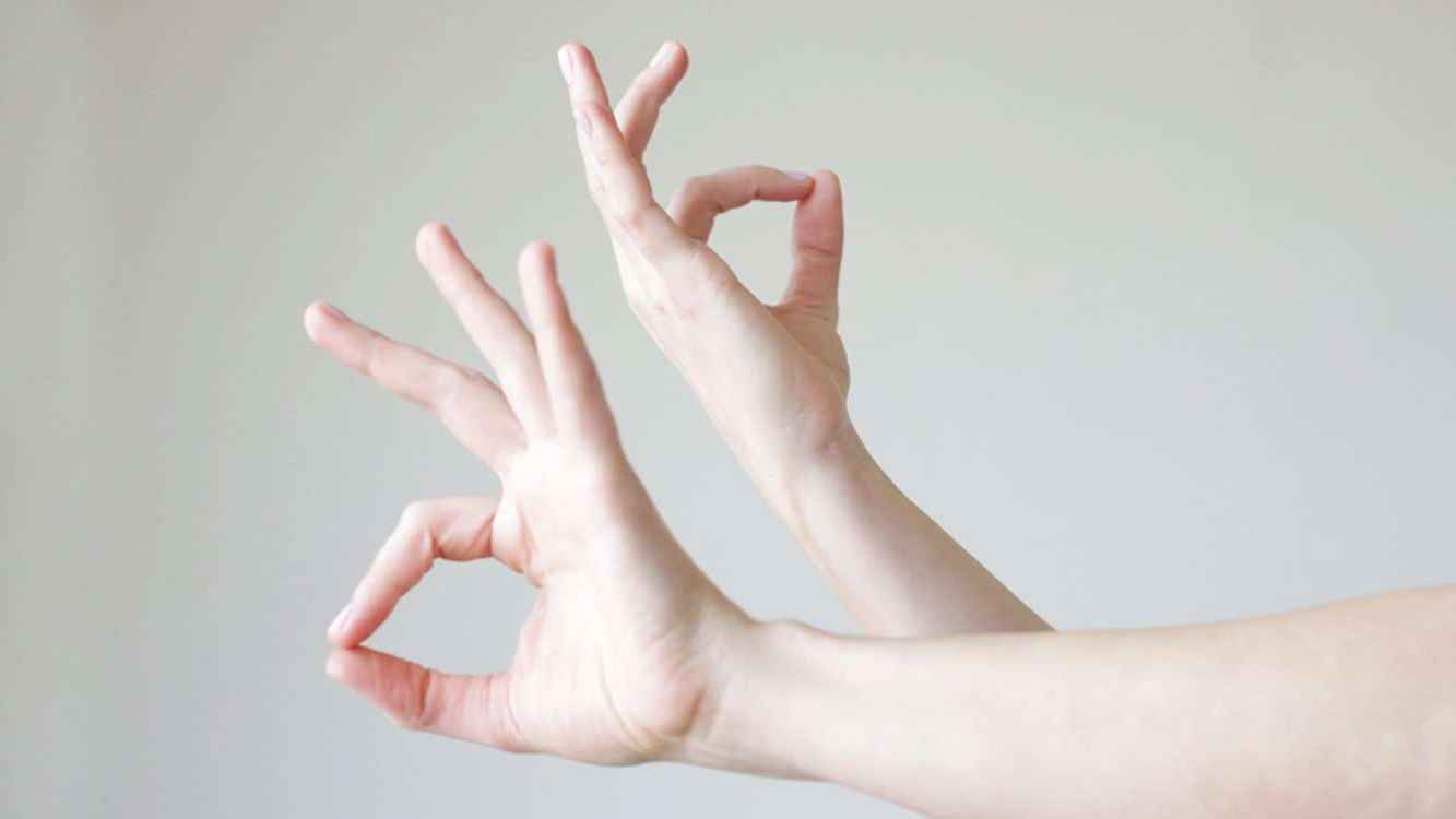 حقيقة أم وهم؟.. تمرين بسيط لليد يقي من الخرف (فيديو)