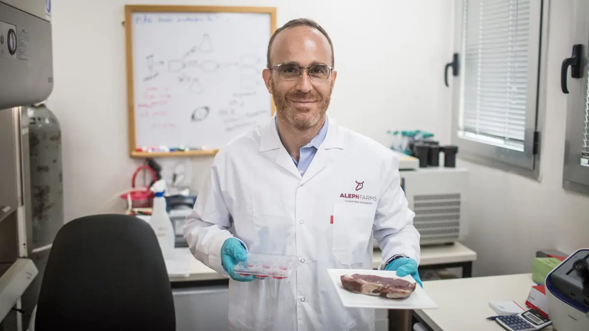 زراعة لحوم اصطناعية في الفضاء لتغذية البشر مستقبلًا على القمر والمريخ