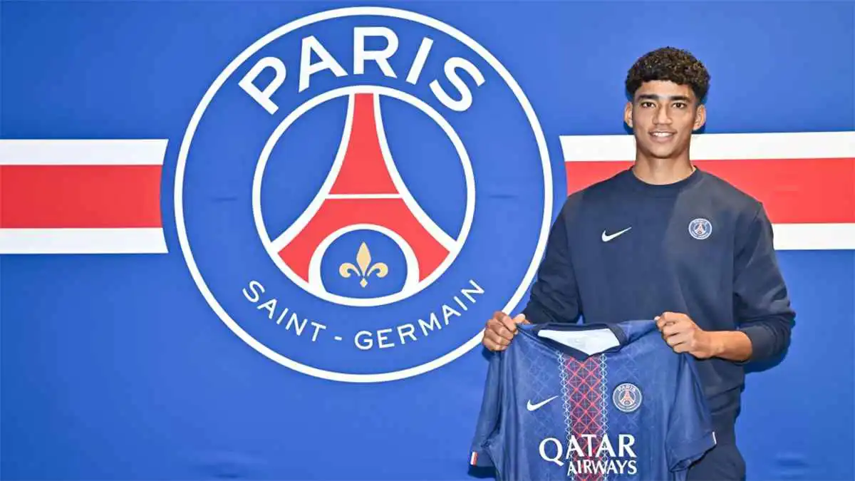 رسميا: باريس سان جيرمان يضم الموهبة التونسية خليل العياري