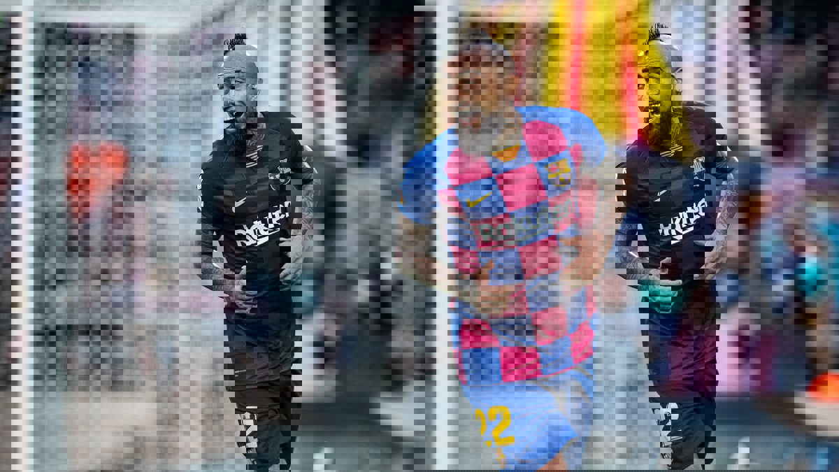 تطورات جديدة بشأن شكوى أرتورو فيدال ضد برشلونة