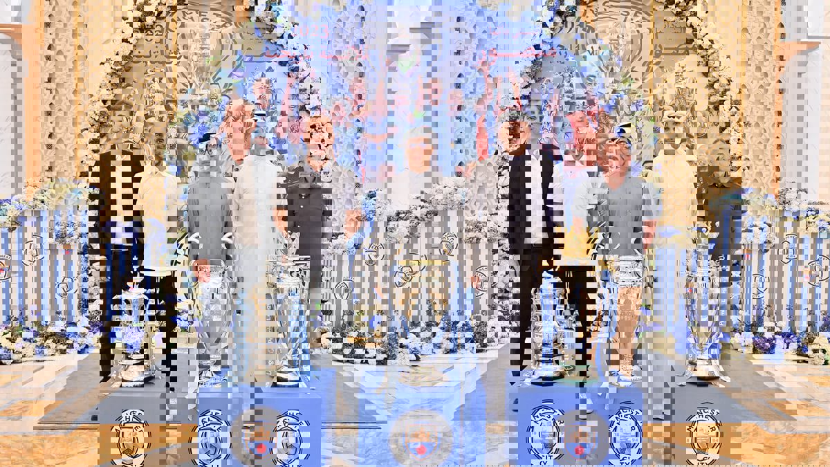 منصور بن زايد: إنجازات مانشستر سيتي ستفتح آفاقًا واسعة لحصد المزيد من البطولات