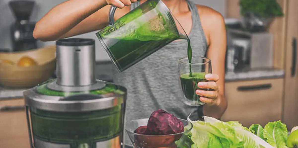 لماذا يعد التخلص من "الديتوكس" مضرًا بالصحة؟