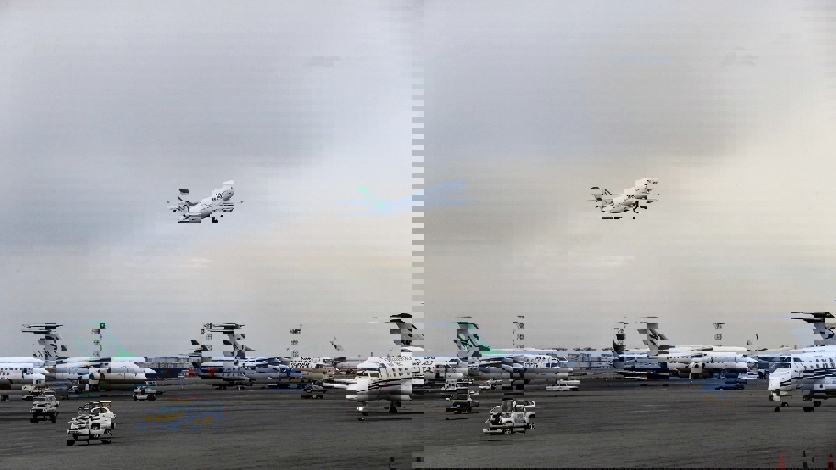 سقوط طائرة شمال إيران ومقتل طاقمها (صور)