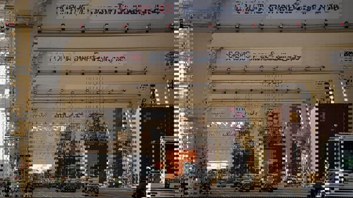 "رويترز": موانئ دبي العالمية تراجع عملياتها في روسيا‎‎